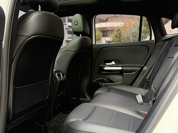 Фото 6 - Mercedes-Benz GLA-Class