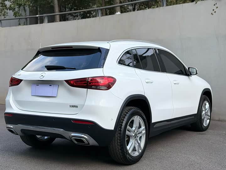 Фото 9 - Mercedes-Benz GLA-Class