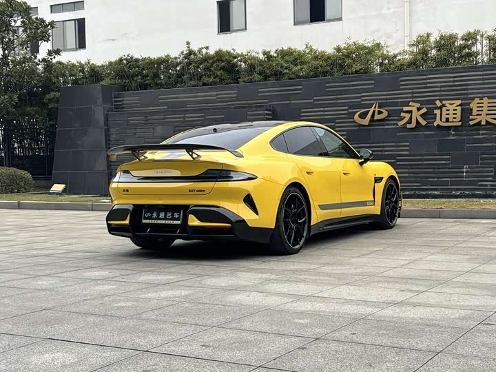 Фото 6 - Xiaomi SU7 Ultra