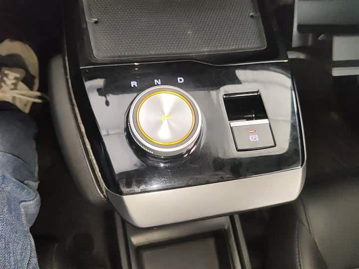 Фото 6 - MG Motor 4 EV