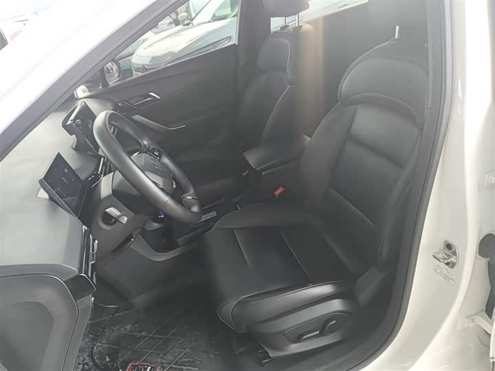 Фото 7 - MG Motor 4 EV