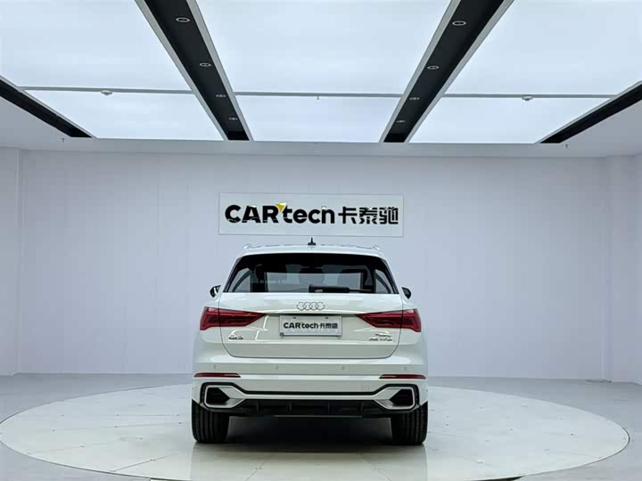 Фото 4 - Audi Q3