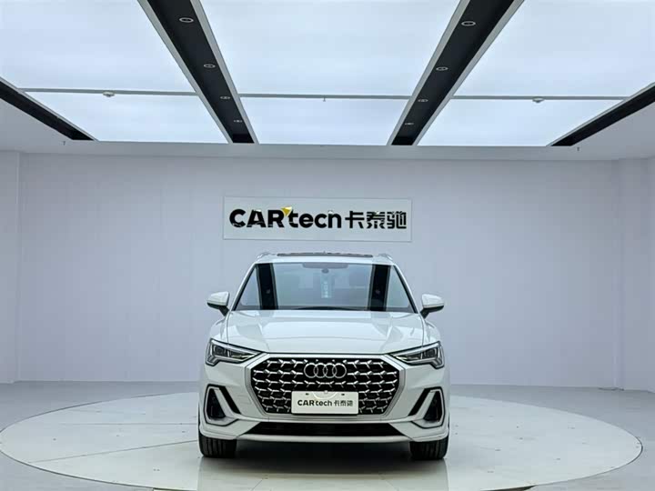 Фото 8 - Audi Q3