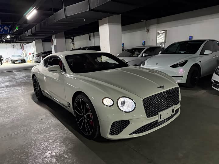 Фото 3 - Bentley Continental GT