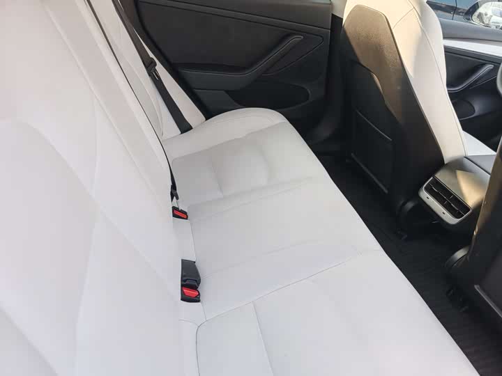 Фото 5 - Tesla Model 3