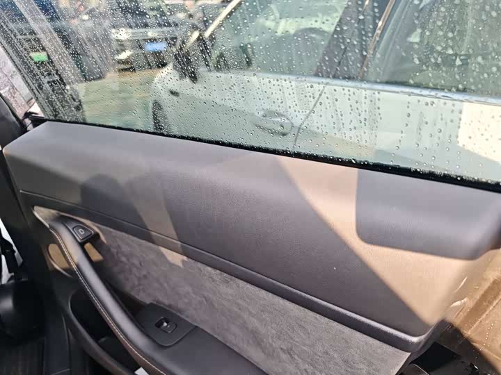 Фото 6 - Tesla Model 3