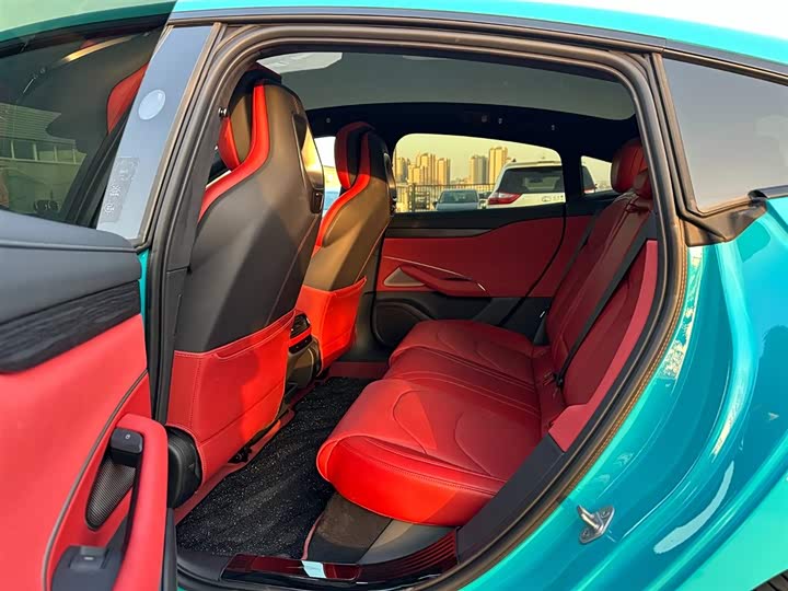 Фото 9 - Xiaomi SU7