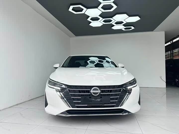 Фото 2 - Nissan Sylphy