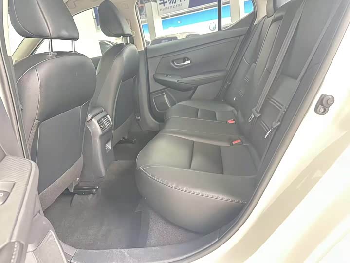 Фото 6 - Nissan Sylphy