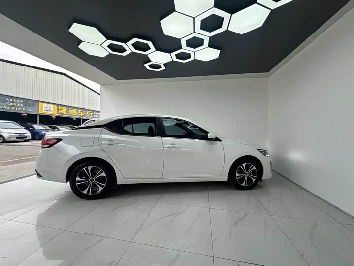 Фото 7 - Nissan Sylphy