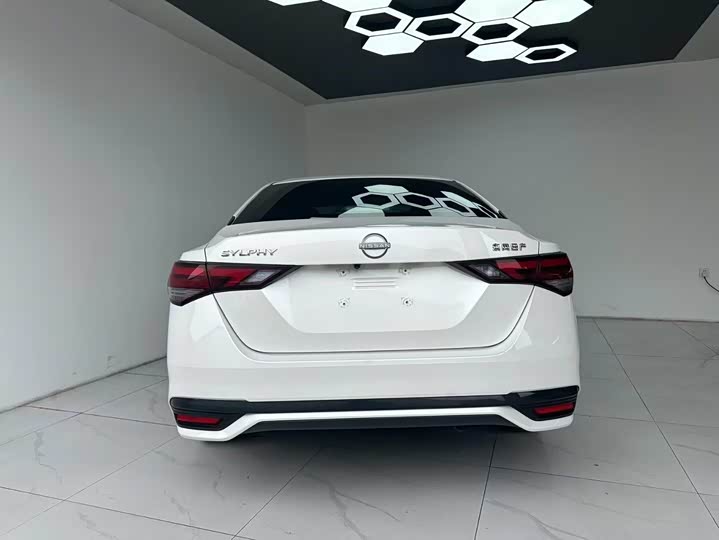 Фото 8 - Nissan Sylphy