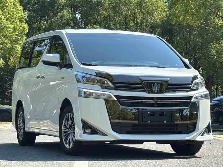 Фото 3 - Toyota Vellfire
