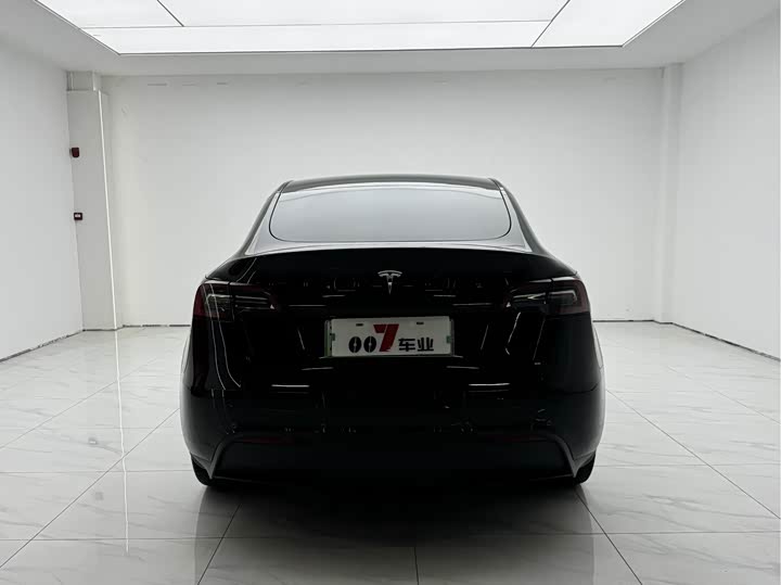 Фото 8 - Tesla Model Y