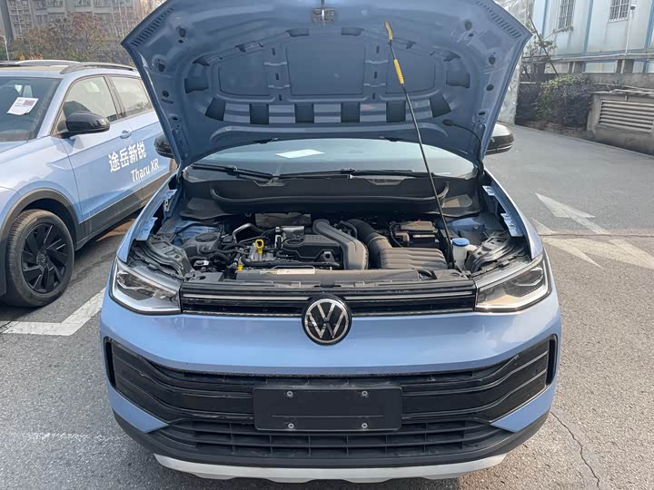 Фото 8 - Volkswagen Tharu