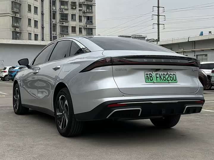 Фото 7 - Geely Galaxy L6