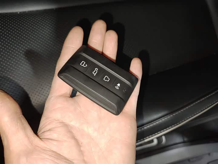 Фото 9 - Tank 300