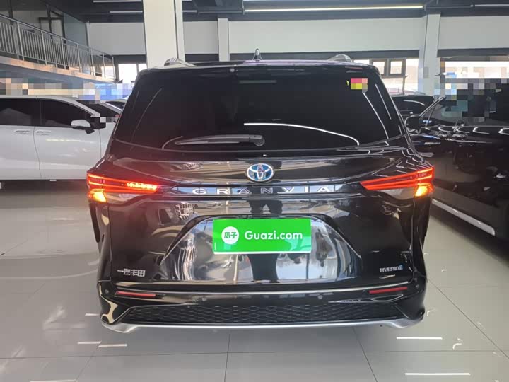 Фото 6 - Toyota Granvia