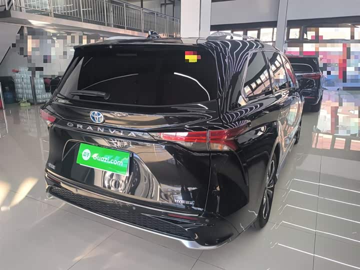 Фото 7 - Toyota Granvia