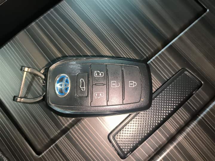 Фото 9 - Toyota Granvia