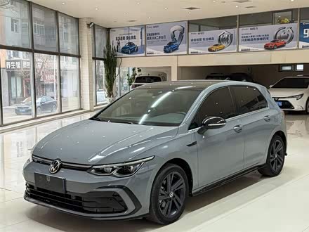 Фото 1 - Volkswagen Golf