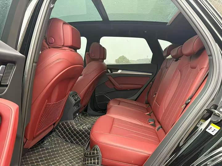 Фото 2 - Audi Q5L