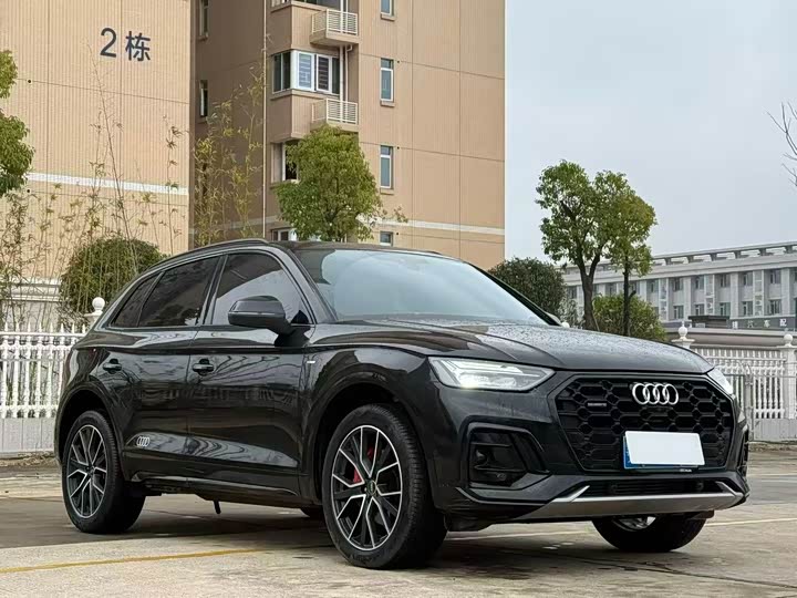 Фото 4 - Audi Q5L