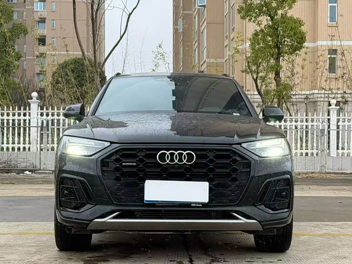 Фото 5 - Audi Q5L