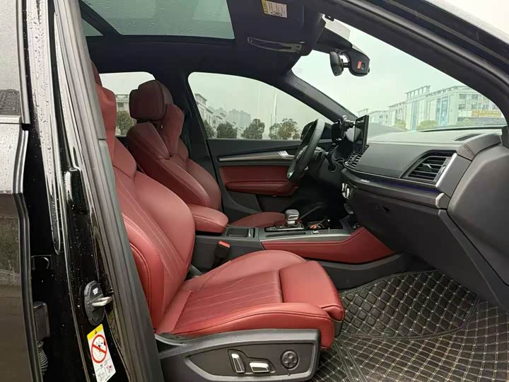 Фото 6 - Audi Q5L