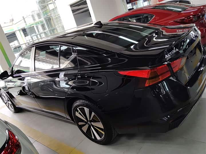 Фото 4 - Nissan Teana