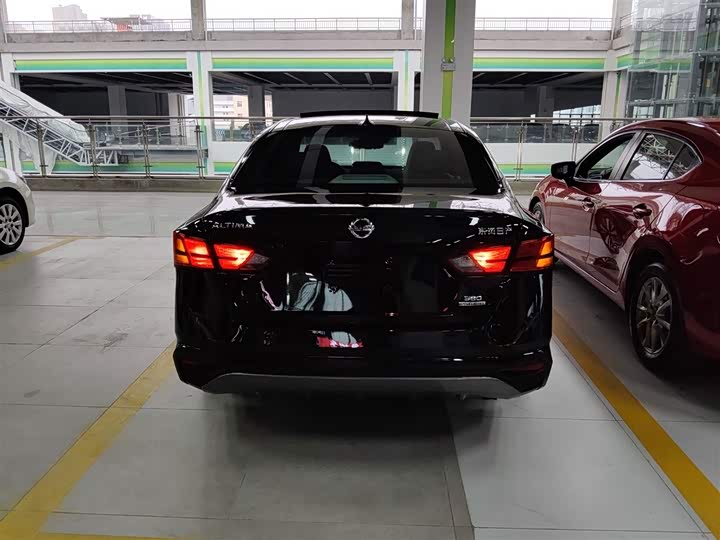 Фото 5 - Nissan Teana