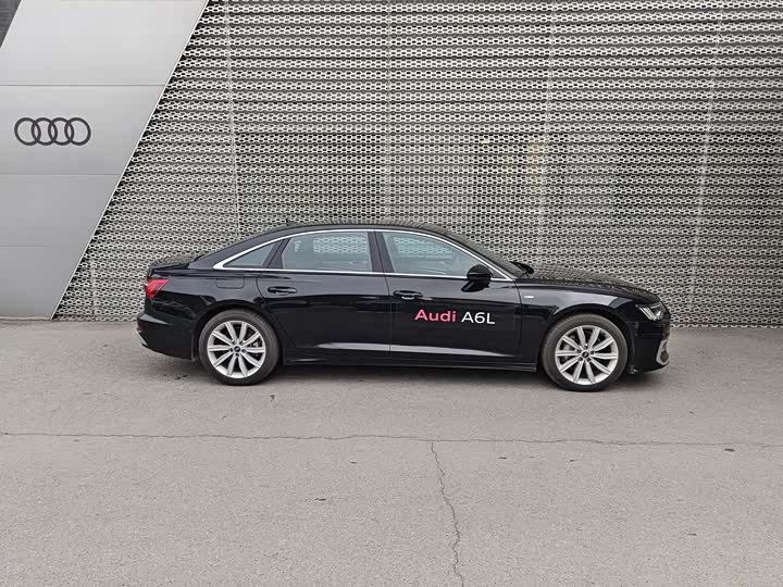 Фото 3 - Audi A6L