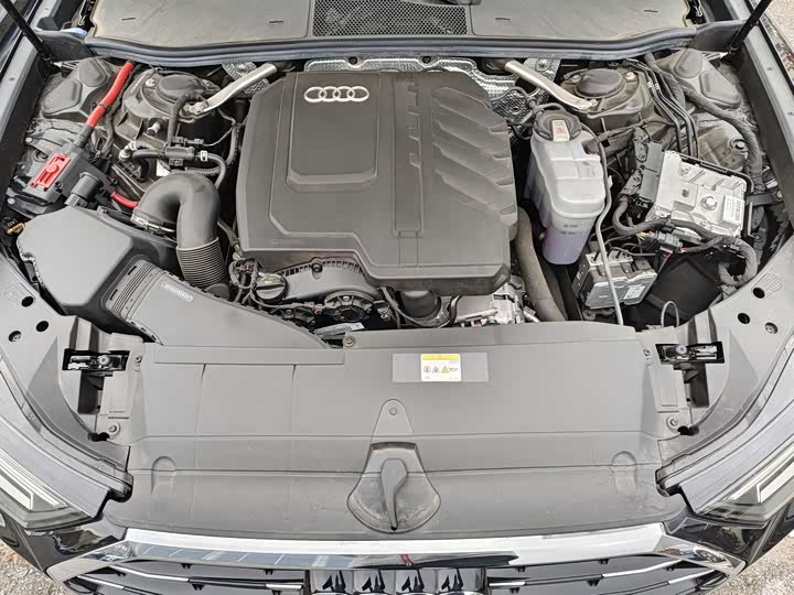 Фото 6 - Audi A6L