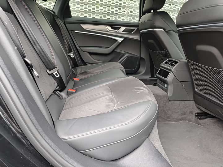 Фото 8 - Audi A6L