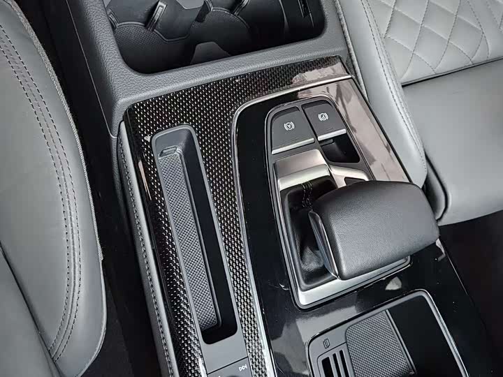 Фото 5 - Audi Q5L Sportback