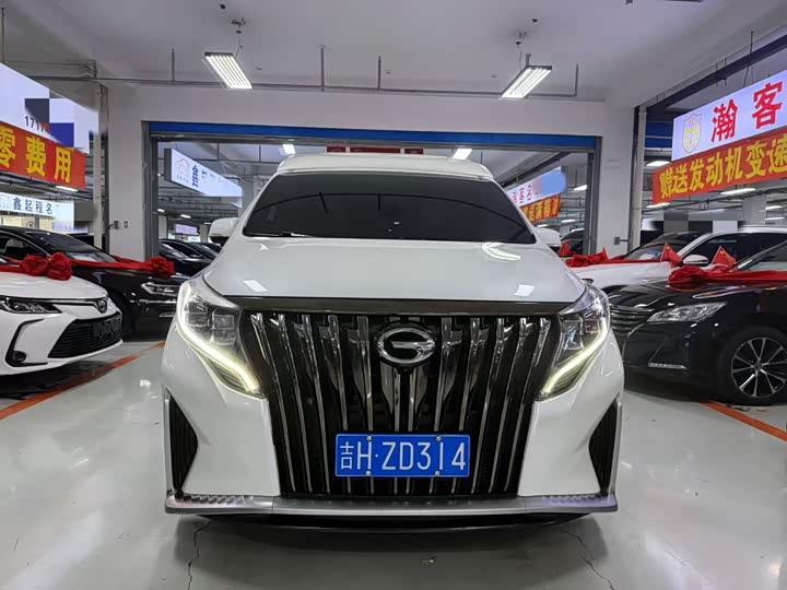 Фото 2 - GAC Trumpchi M8