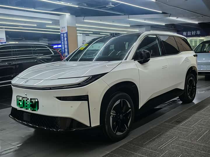 Фото 1 - Toyota bZ3X