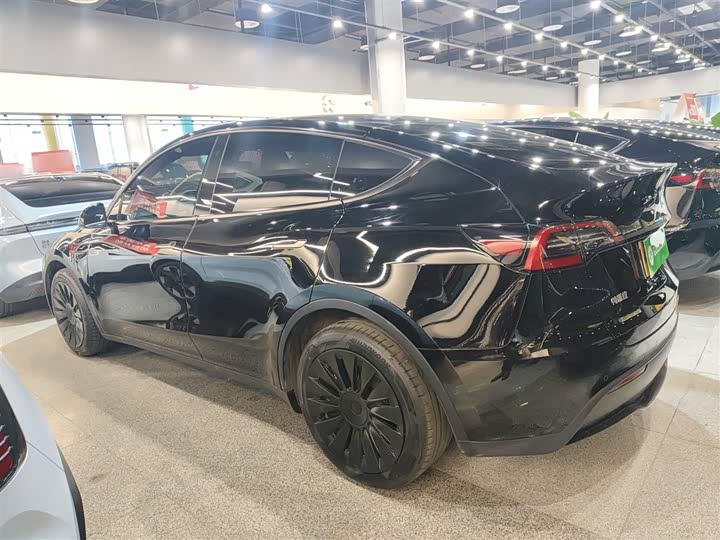 Фото 5 - Tesla Model Y