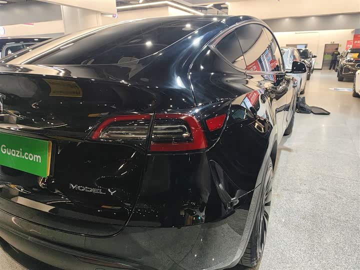 Фото 8 - Tesla Model Y