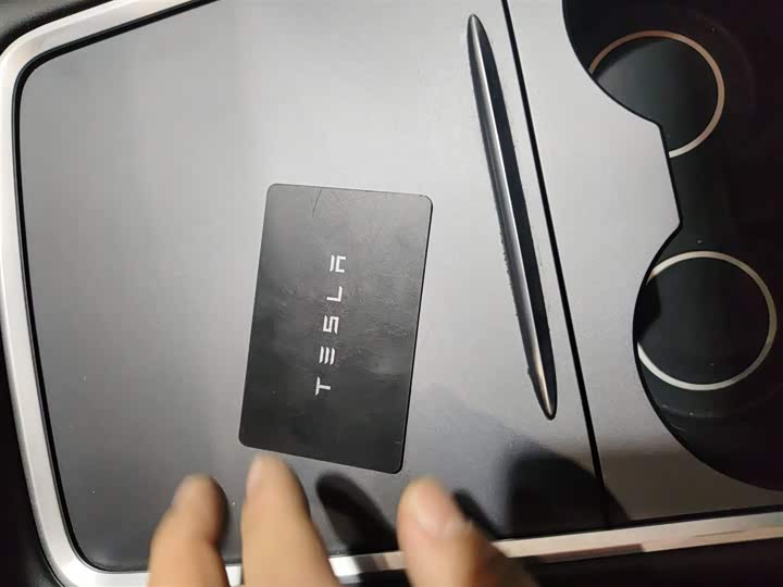 Фото 9 - Tesla Model Y