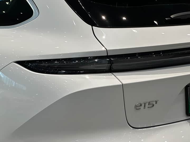 Фото 6 - Nio ET5T