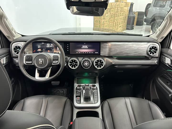 Фото 4 - Tank 300