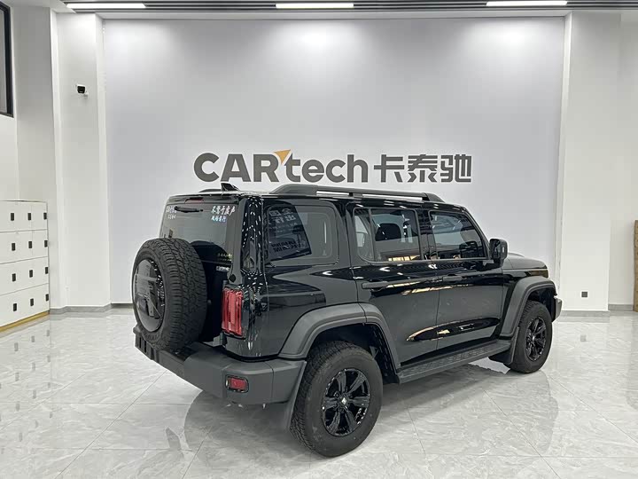 Фото 7 - Tank 300