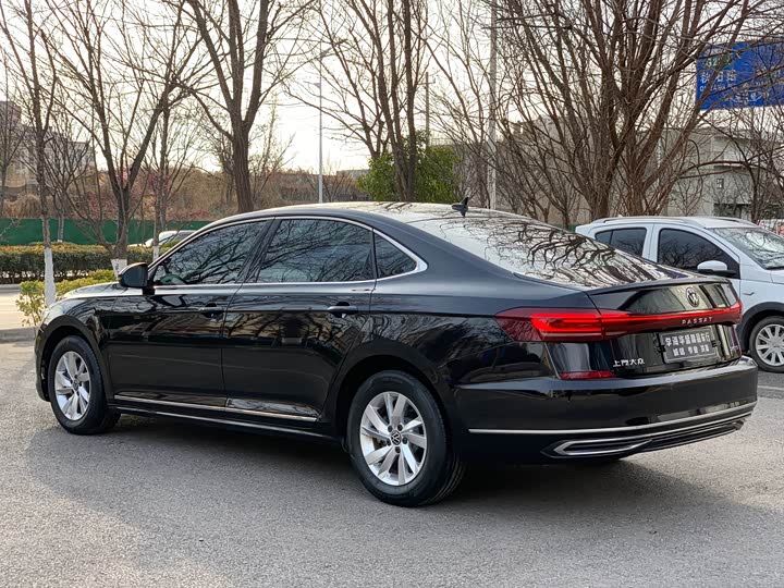 Фото 7 - Volkswagen Passat