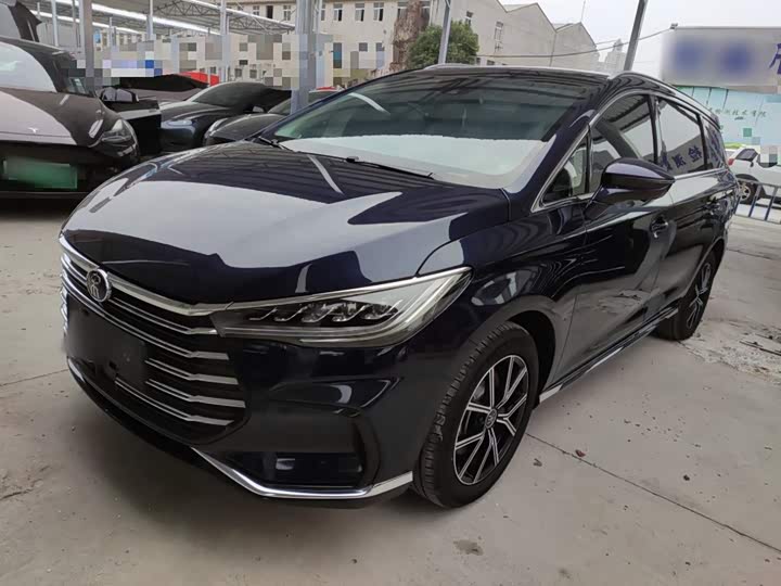 Фото 2 - BYD Song Max Hybrid