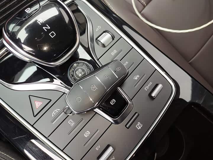 Фото 9 - BYD Song Max Hybrid