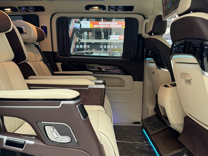 Фото 9 - Mercedes-Benz Vito