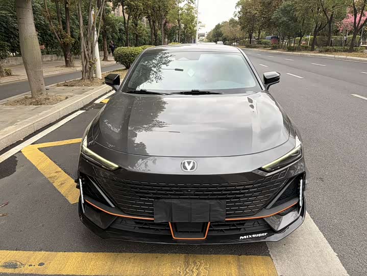 Фото 2 - Changan UNI-V