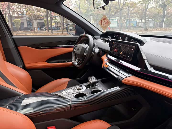 Фото 9 - Changan UNI-V