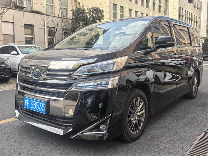 Фото 1 - Toyota Vellfire