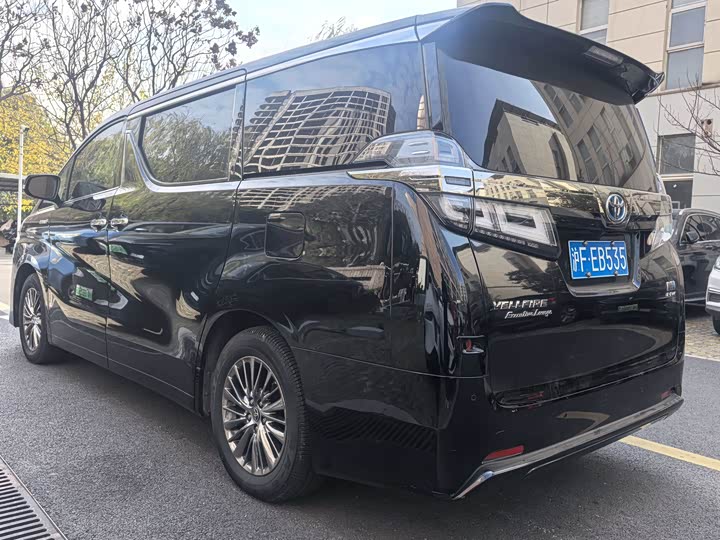 Фото 9 - Toyota Vellfire